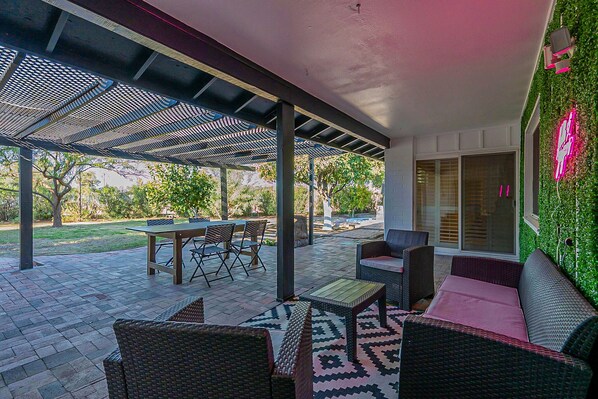 Outdoor dining