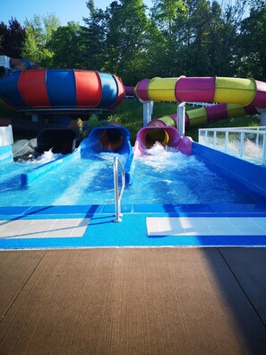 Outdoor pool, a heated pool - Lakeview Sherkston Shores Cottage Sleeps 6 with Lifted Golf Cart (Port Colborne)