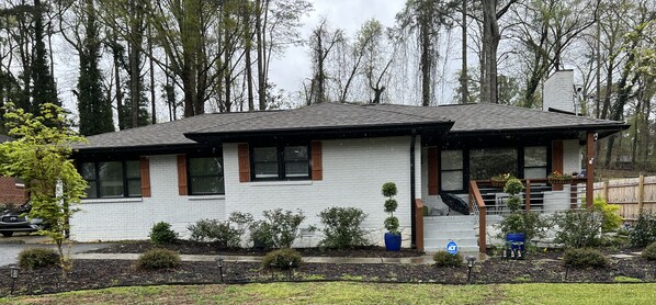 Exterior - Spacious home with spacious backyard ! (Atlanta)