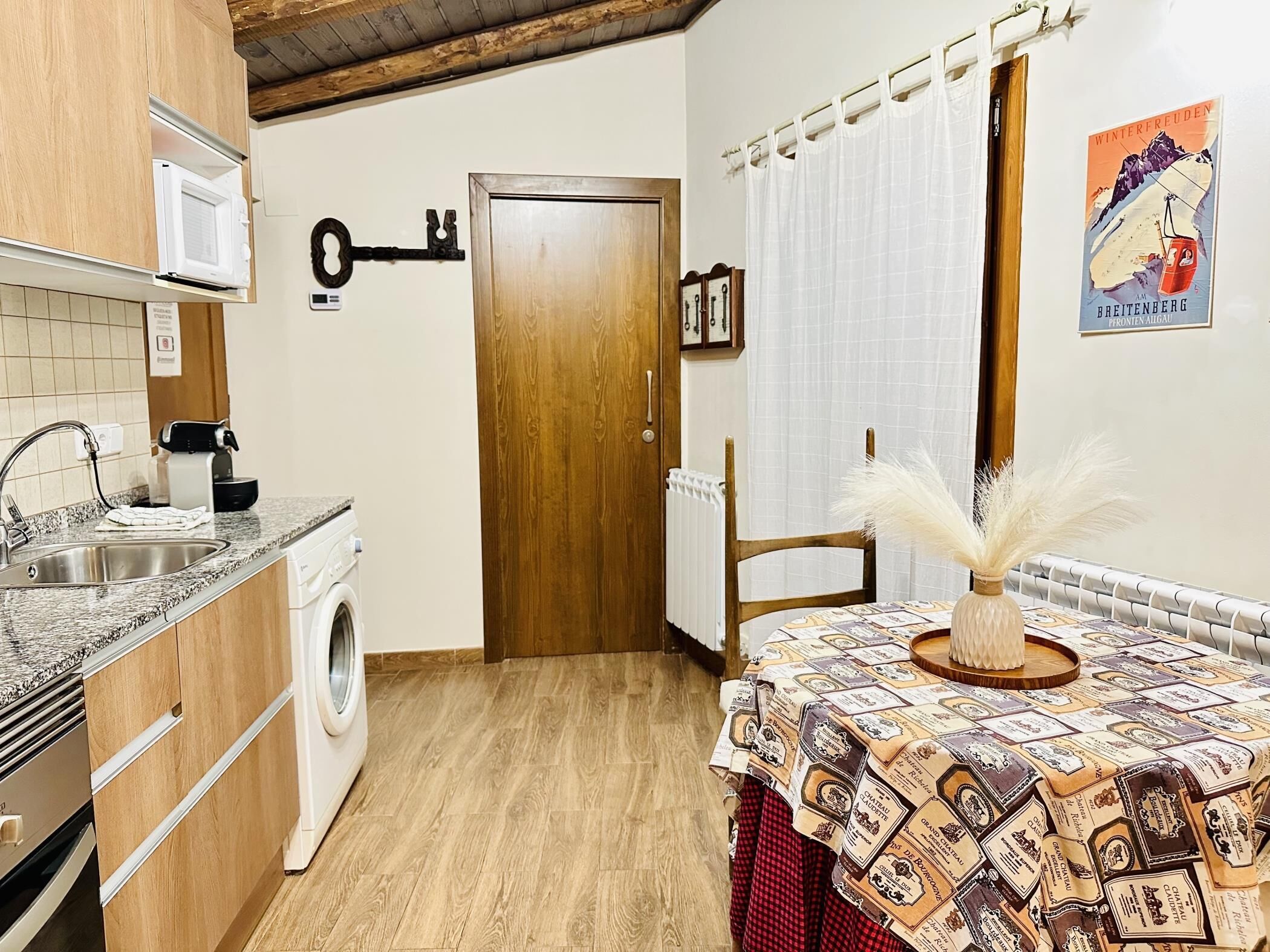 APARTAMENT CASA SASTRET by IMMOVALL