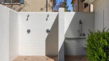 Combined shower/bathtub, hair dryer, towels, soap