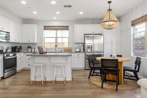 Fridge, microwave, oven, stovetop - Luxury Villa w/ Cmty. Pool/Spa (by Goode.Homes) (Santa Clarita)