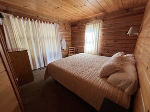 2 bedrooms, bed sheets, wheelchair access - Ozarks Cabin on Table Rock Lake (Shell Knob)