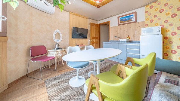 Basic Room, 2 Bedrooms (gangaji) | Free WiFi
