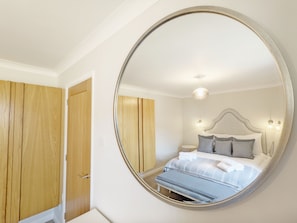 4 bedrooms, iron/ironing board, travel crib, WiFi - Steddles - Chichester - a town house that sleeps 8 guests in 4 bedrooms (Chichester)