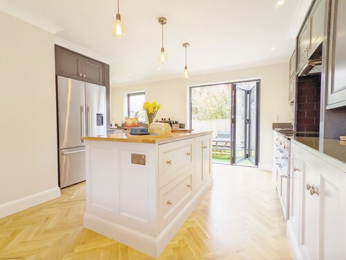 Steddles - Chichester  -  a town house that sleeps 8 guests  in 4 bedrooms