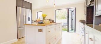 Steddles - Chichester  -  a town house that sleeps 8 guests  in 4 bedrooms