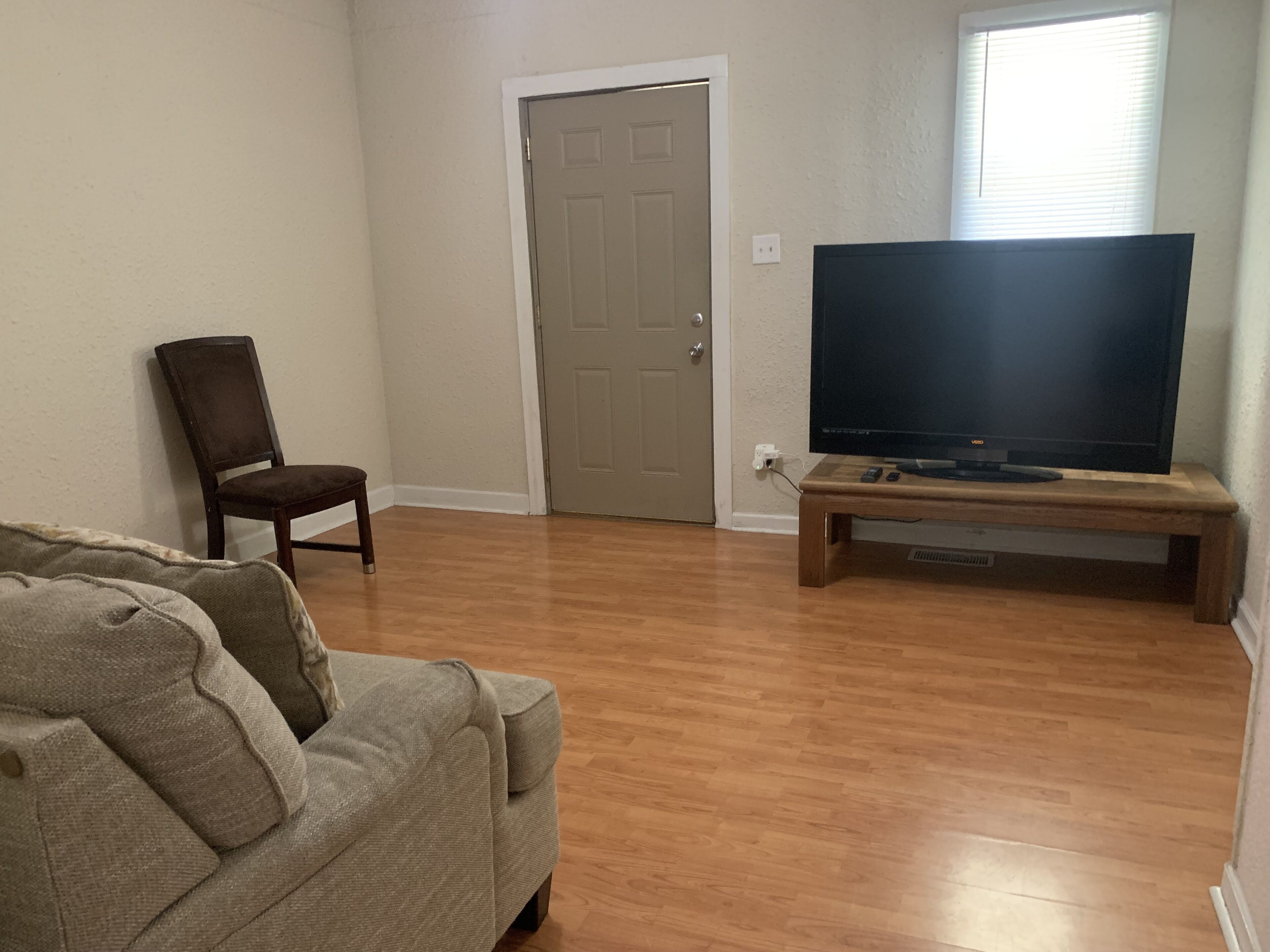 Two Bedroom Private Apartment Crash Pad Near Downtown