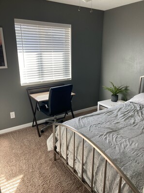 3 bedrooms, desk, iron/ironing board, WiFi