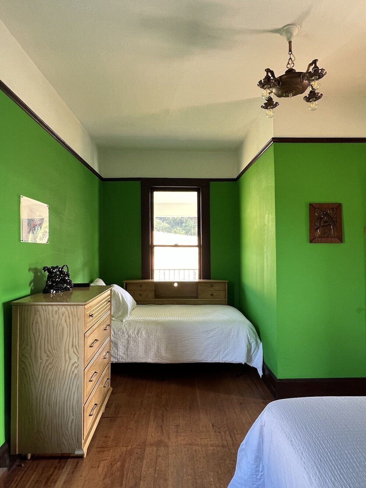 2 quartos, berço de viagem, Wi-Fi de cortesia, roupa de cama