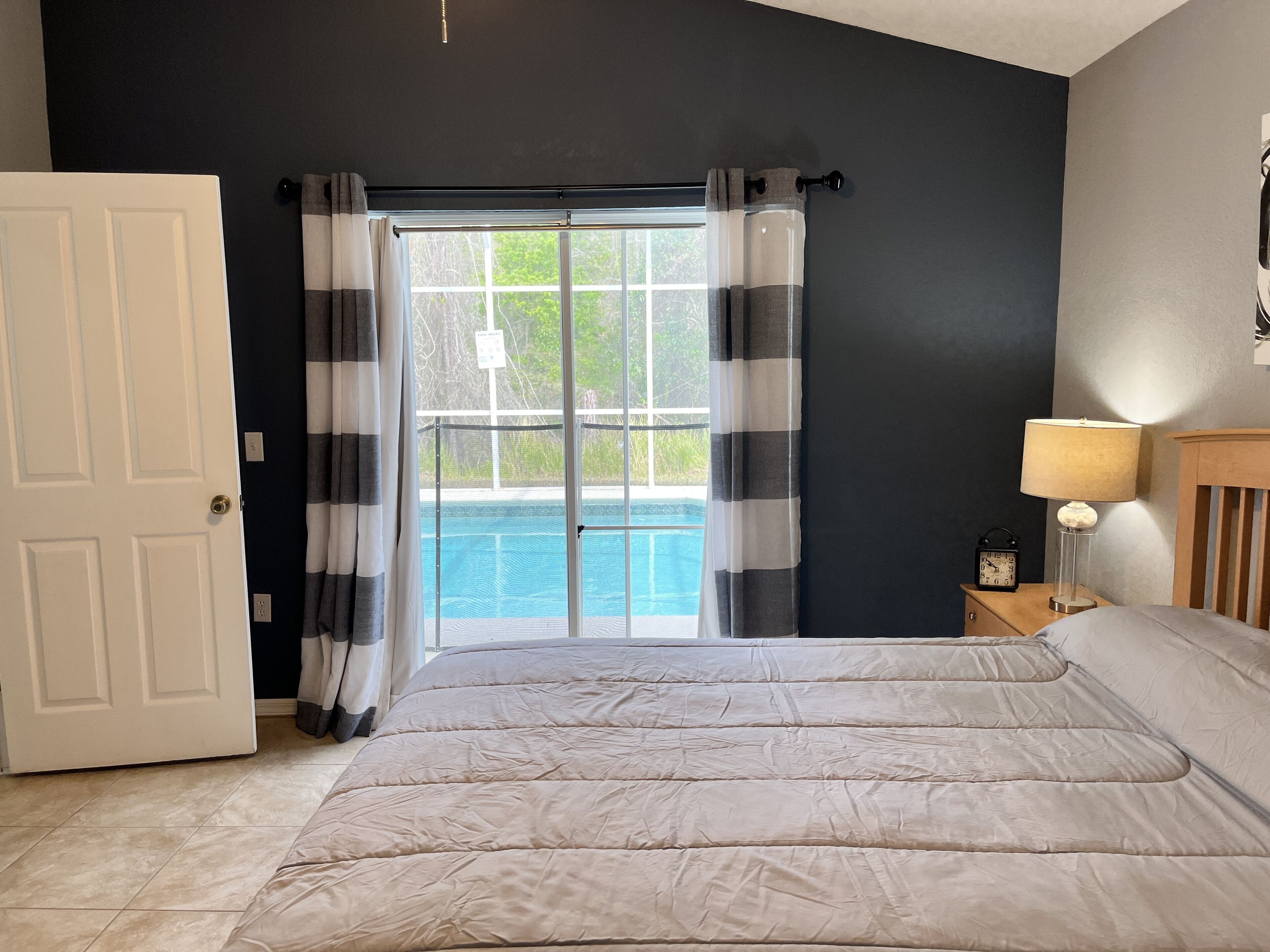 Cozy Family-Sized 4 Bedroom Pool Home