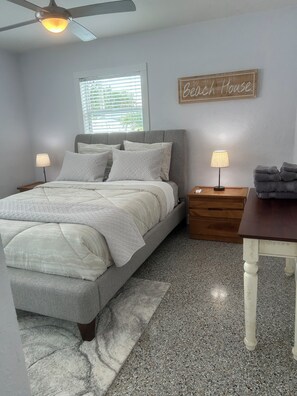 3 bedrooms, desk, iron/ironing board, free WiFi