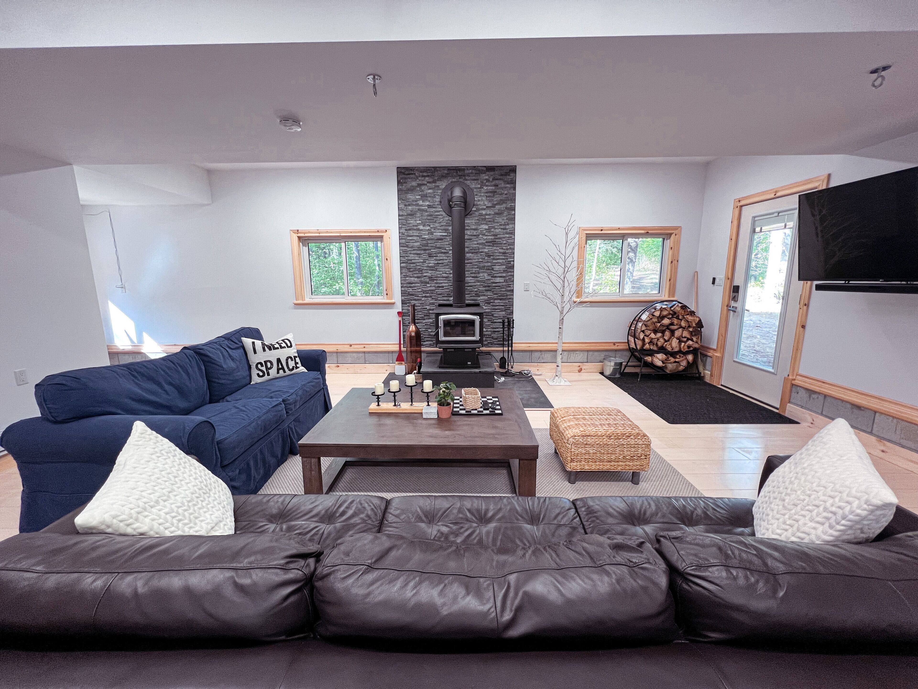 *HOT TUB* The Northern Pines Cottage - Muskoka Forest Retreat