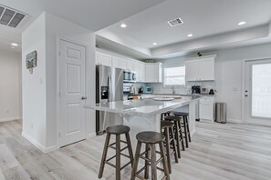 Kühlschrank, Ofen, Herdplatte, Geschirrspüler