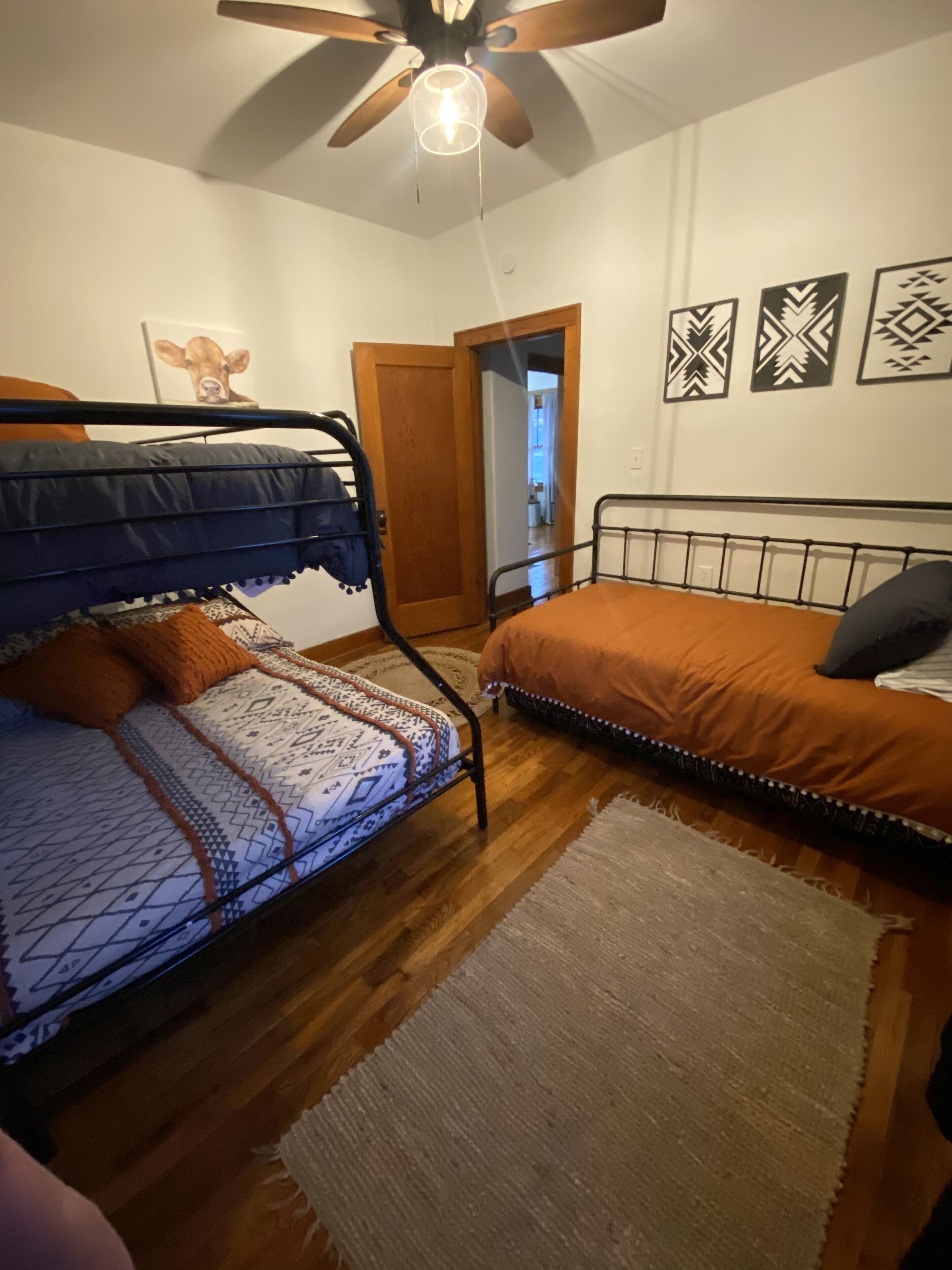 Cozy 2 bedroom home with your own parking. Can sleep 9