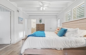 4 habitaciones, escritorio, tabla de planchar con plancha y wifi gratis