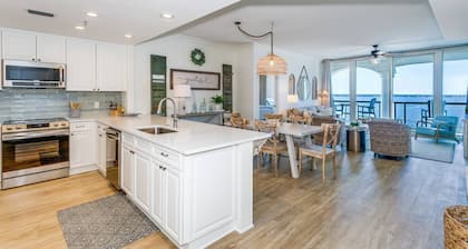 Updated Luxury Condo |Spectacular Water Views |On-site Restaurants |Relaxing Spa-Pools-Tennis Courts