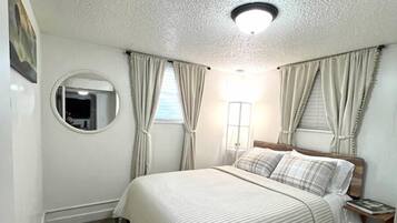 2 quartos, escrivaninha, Wi-Fi de cortesia, roupa de cama