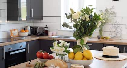 Cynibre - a house that sleeps 6 guests in 3 bedrooms