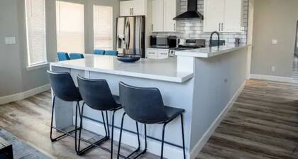 Luxe 3BR Oakland Escape | Chic Outdoor Living