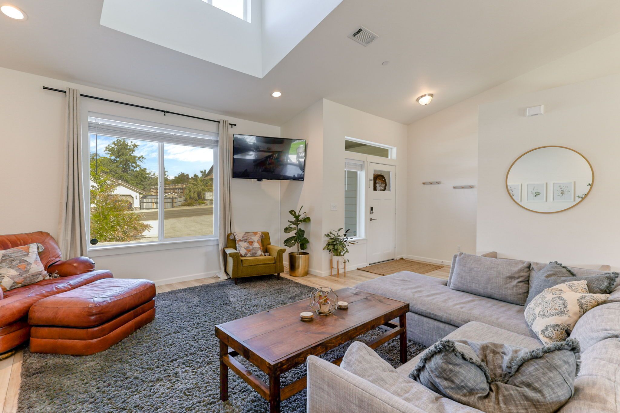 Quartz Hill Manor | hot tub w/ peace & quiet