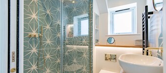 Wheelwrights Cottage -  beautiful cottage by Bloom Stays, sleeping 5 guests  in 3 bedrooms