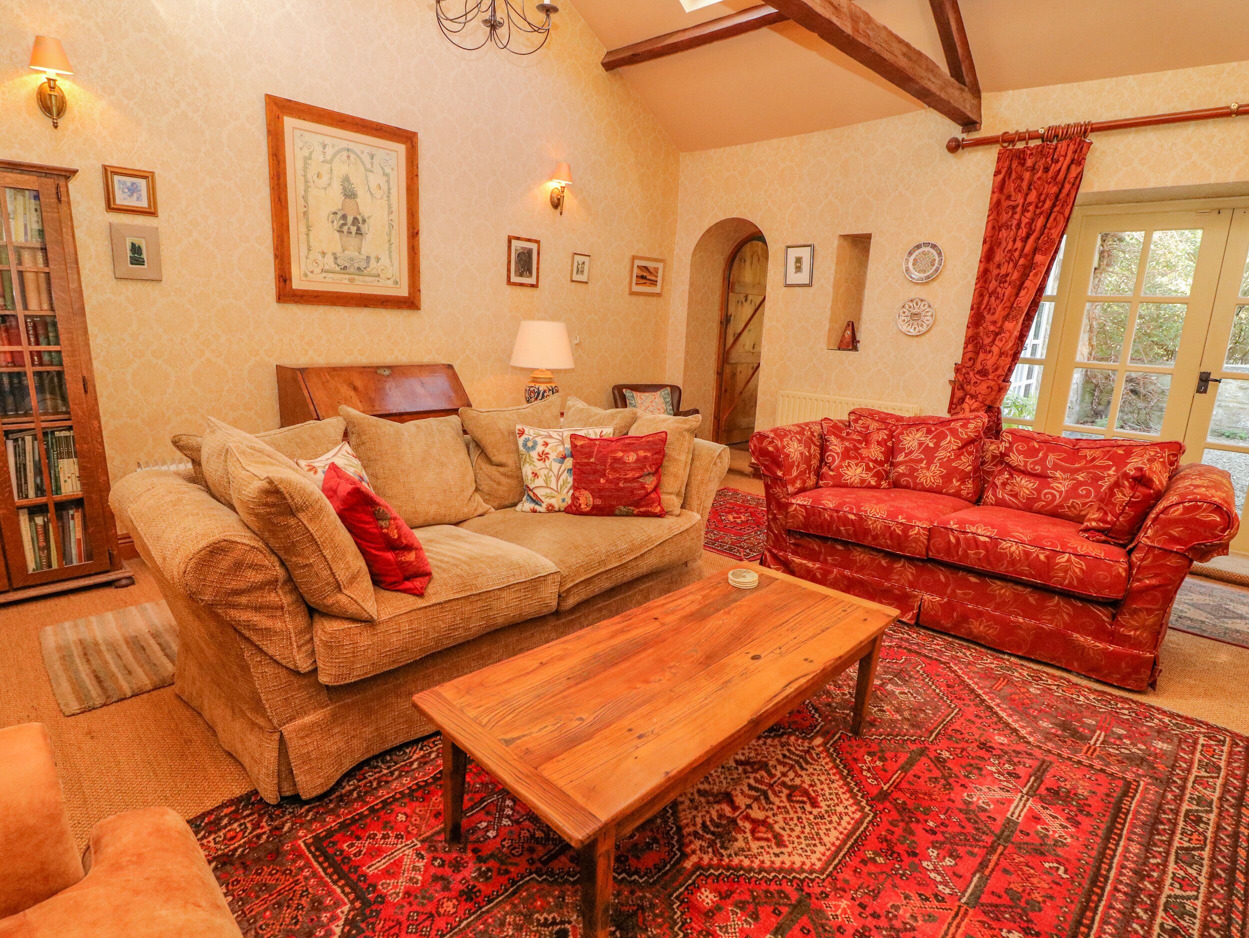 EASBY COTTAGE, pet friendly, character holiday cottage in Richmond