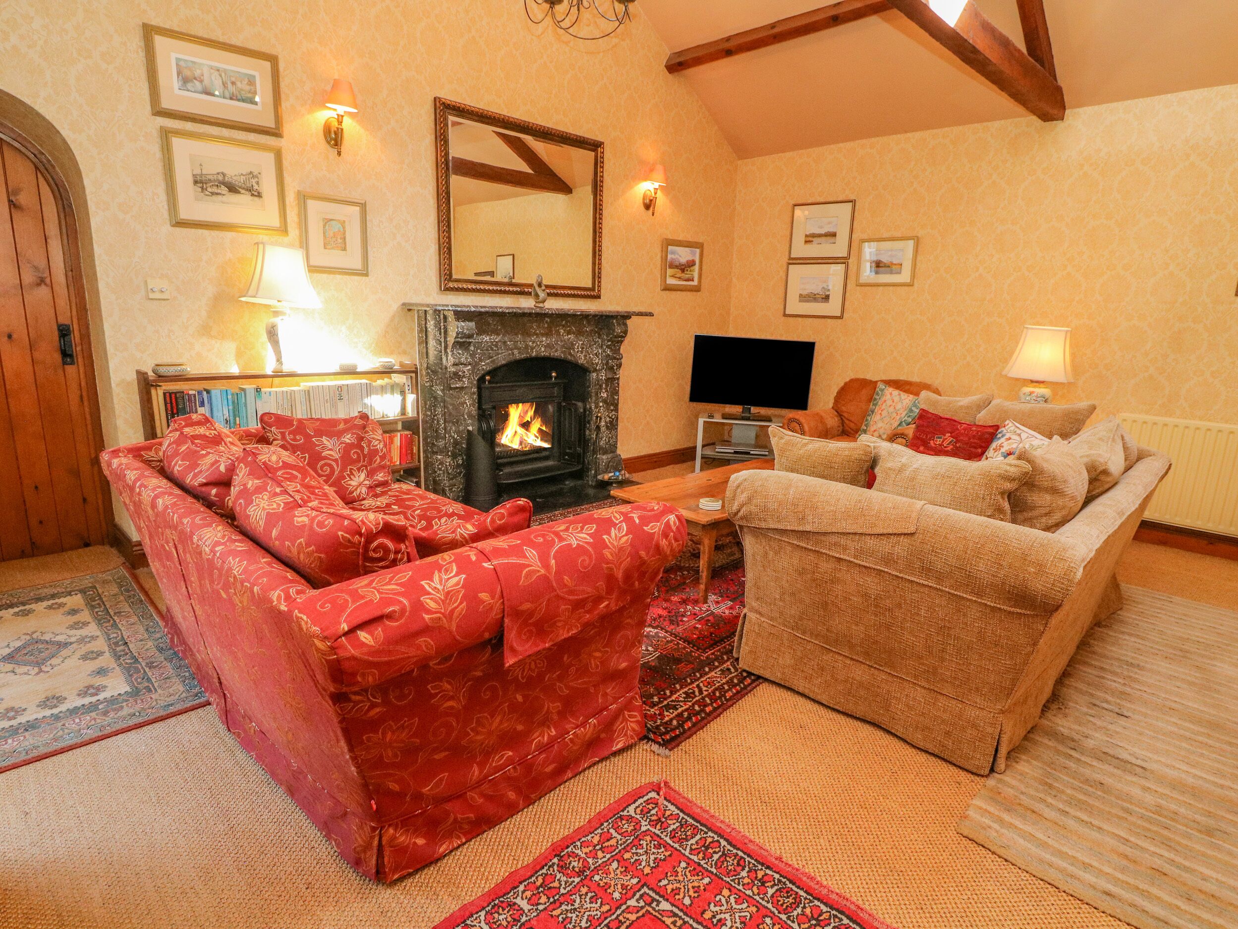 EASBY COTTAGE, pet friendly, character holiday cottage in Richmond