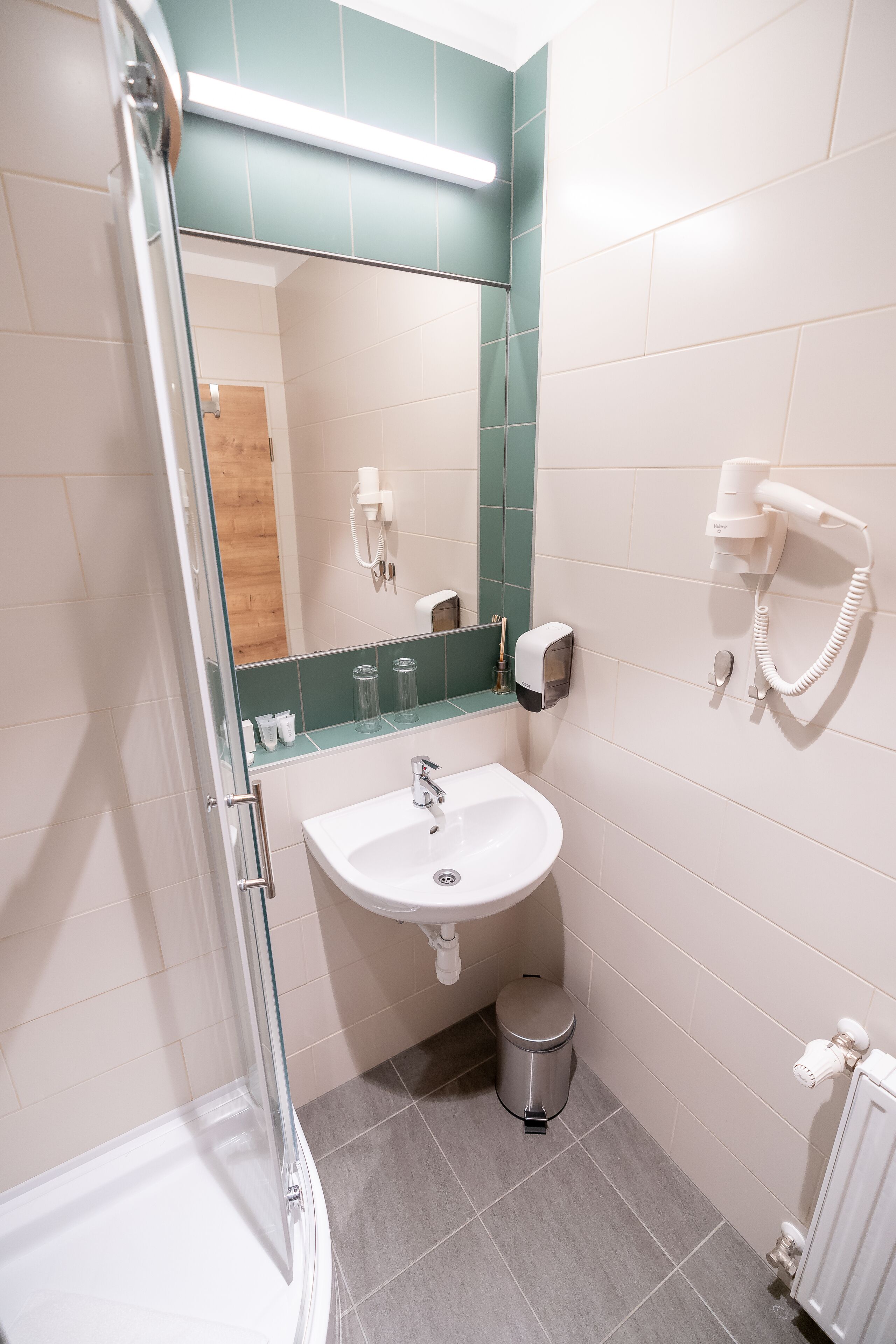 standard double or twin room | 1 bedroom, minibar, in-room safe, desk