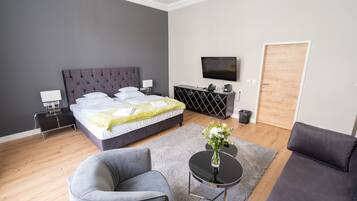 Superior Double Room | Minibar, in-room safe, desk, blackout drapes