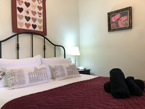 1 bedroom, iron/ironing board, free WiFi, bed sheets - Sarah's Cottage Penola: Lovely stone cottage, WiFi AC Fire Spa BBQ pet friendly (Penola)