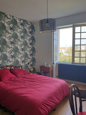 3 makuuhuonetta, silitysrauta/-lauta, Wi-Fi, vuodevaatteet