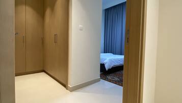 5 bedrooms, desk, free WiFi