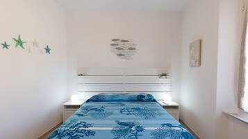 2 Schlafzimmer, Bügeleisen/Bügelbrett