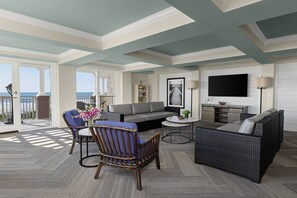 TV, lettore DVD, videoteca, impianto stereo