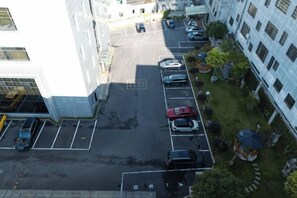 Property grounds - Tongxin Hotel (Zhenfeng)