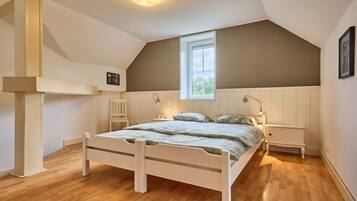 7 habitaciones, escritorio y internet gratis