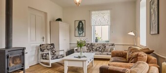 Hillside Lodge & Garden by Interhome