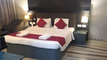 Premium bedding, in-room safe, iron/ironing board, free WiFi