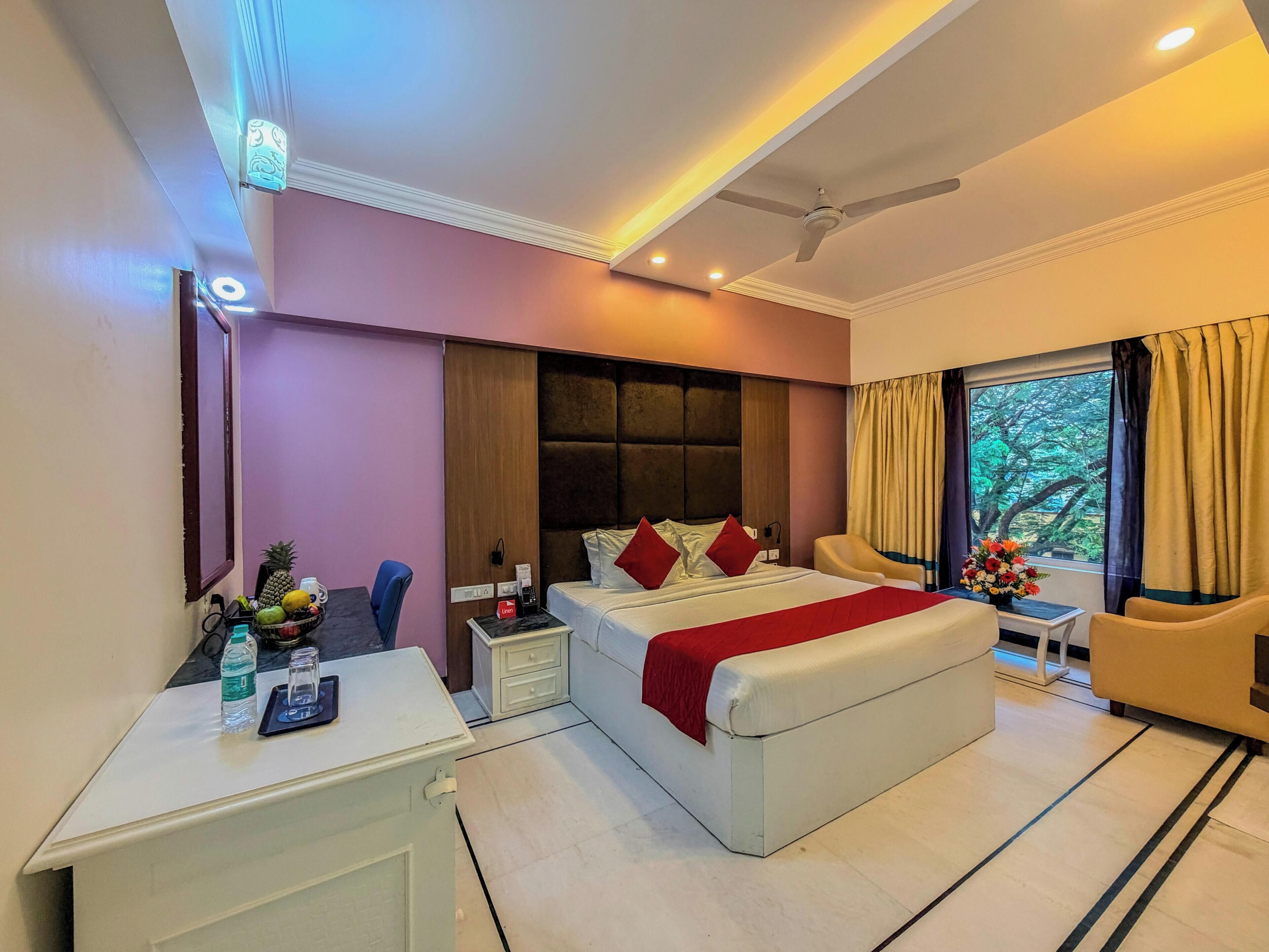 Premium Room | Peralatan tempat tidur premium, peti besi dalam bilik 