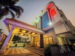 Mặt tiền nơi lưu trú