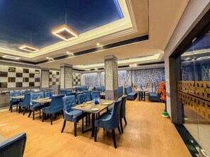 Restaurant - Zip By Spree Hotels Surabi International Vellore (Vellore)