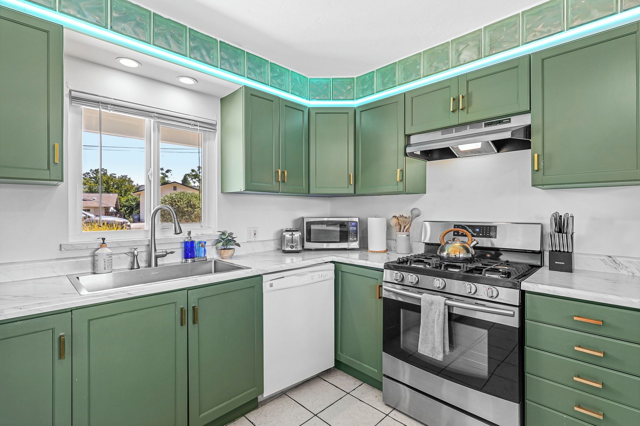 { The Hideout } mid-century vibes ✨