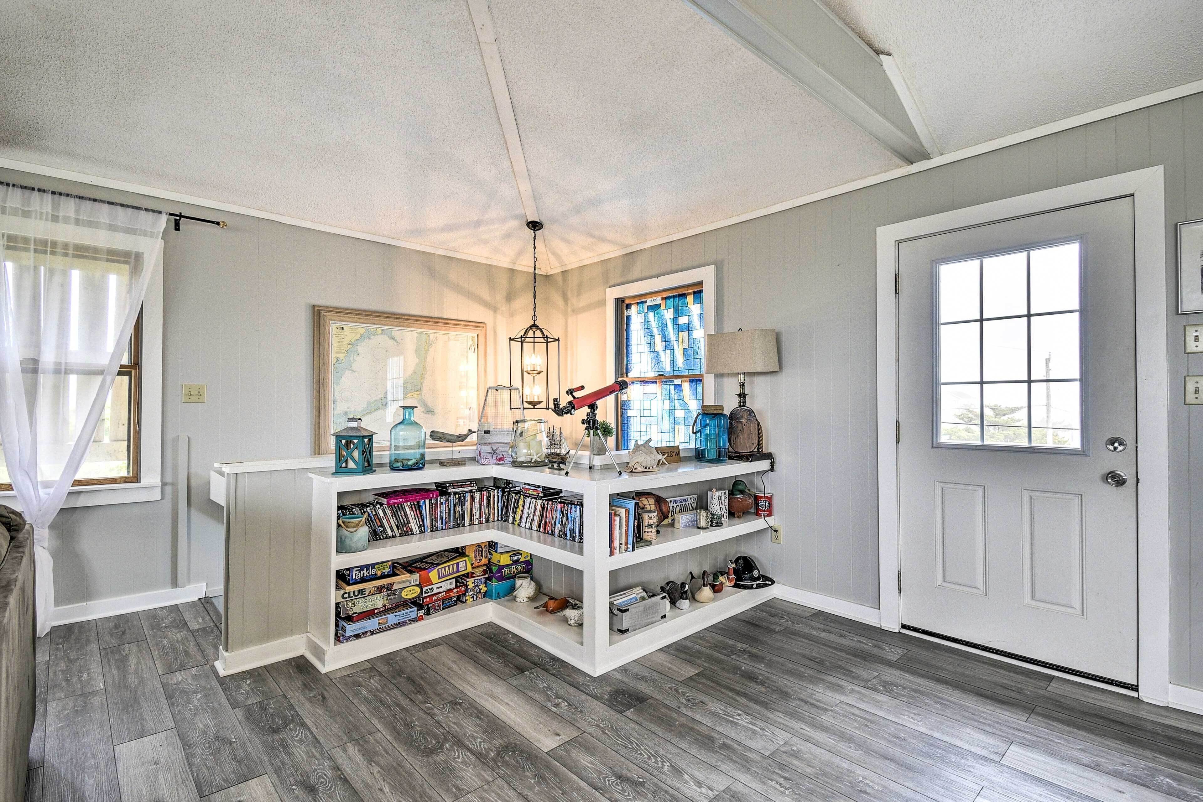 Hatteras-Style Salvo Home - Walk to Shore!