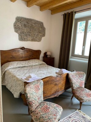 1 Schlafzimmer, Reisekinderbett, kostenloses WLAN, Bettwäsche