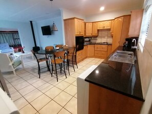 Fridge, microwave, oven, stovetop - 6 Sleeper self catering house (L'Agulhas)