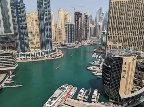Amazing Views to Dubai Marina 