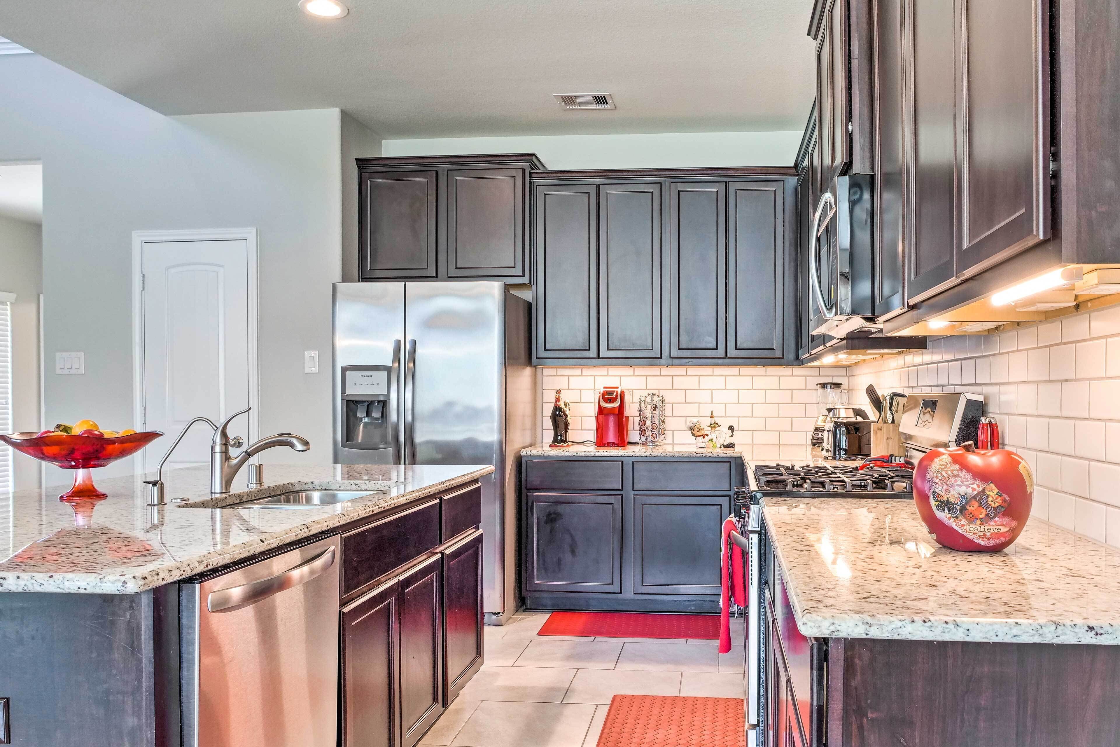 Quiet Rosenberg Home w/ Yard < 4 Mi to Dtwn