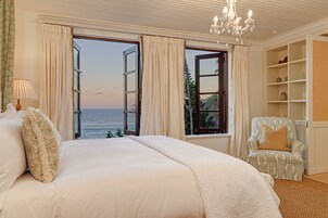 Premium bedding, in-room safe, individually decorated