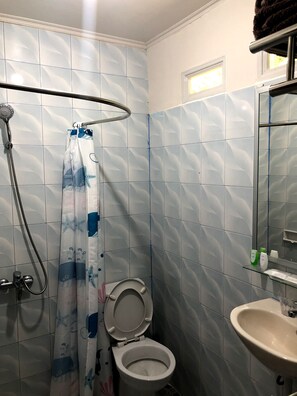 Villa Family 2 Bed Room | Bathroom - Randayan Resort by Kagum Hotels (Randayan Island)